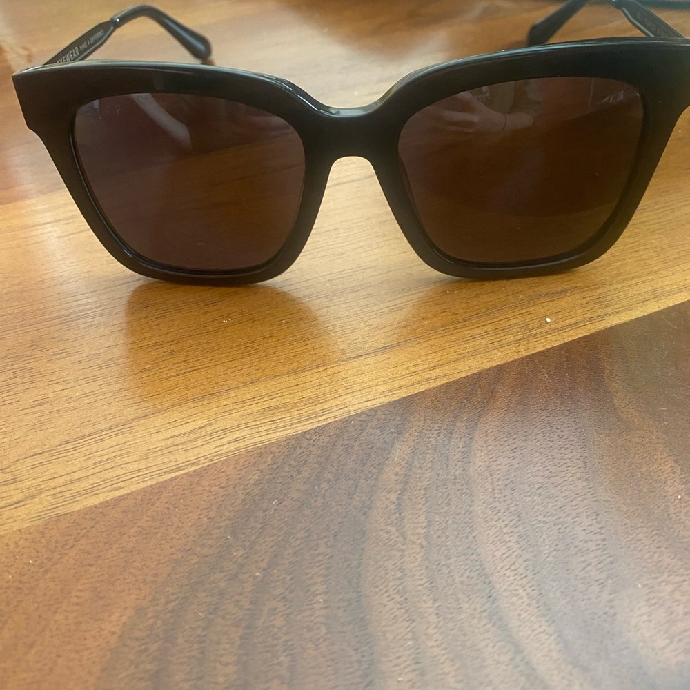 Diff sunglasses. - Picture 3 of 4